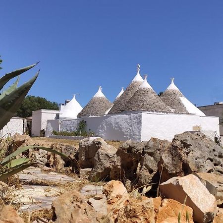 I Trulli D'A Ross Villa เชจลีเมสซาปิกา ภายนอก รูปภาพ