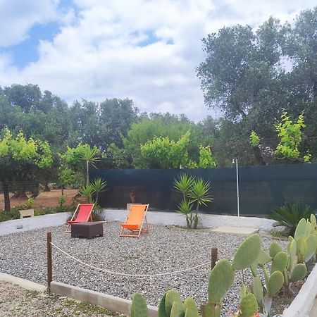 I Trulli D'A Ross Villa เชจลีเมสซาปิกา ภายนอก รูปภาพ