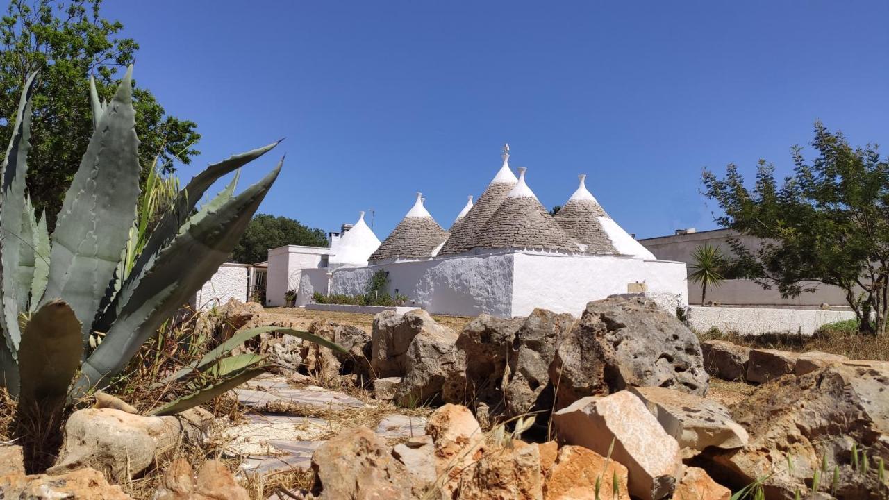 I Trulli D'A Ross Villa เชจลีเมสซาปิกา ภายนอก รูปภาพ