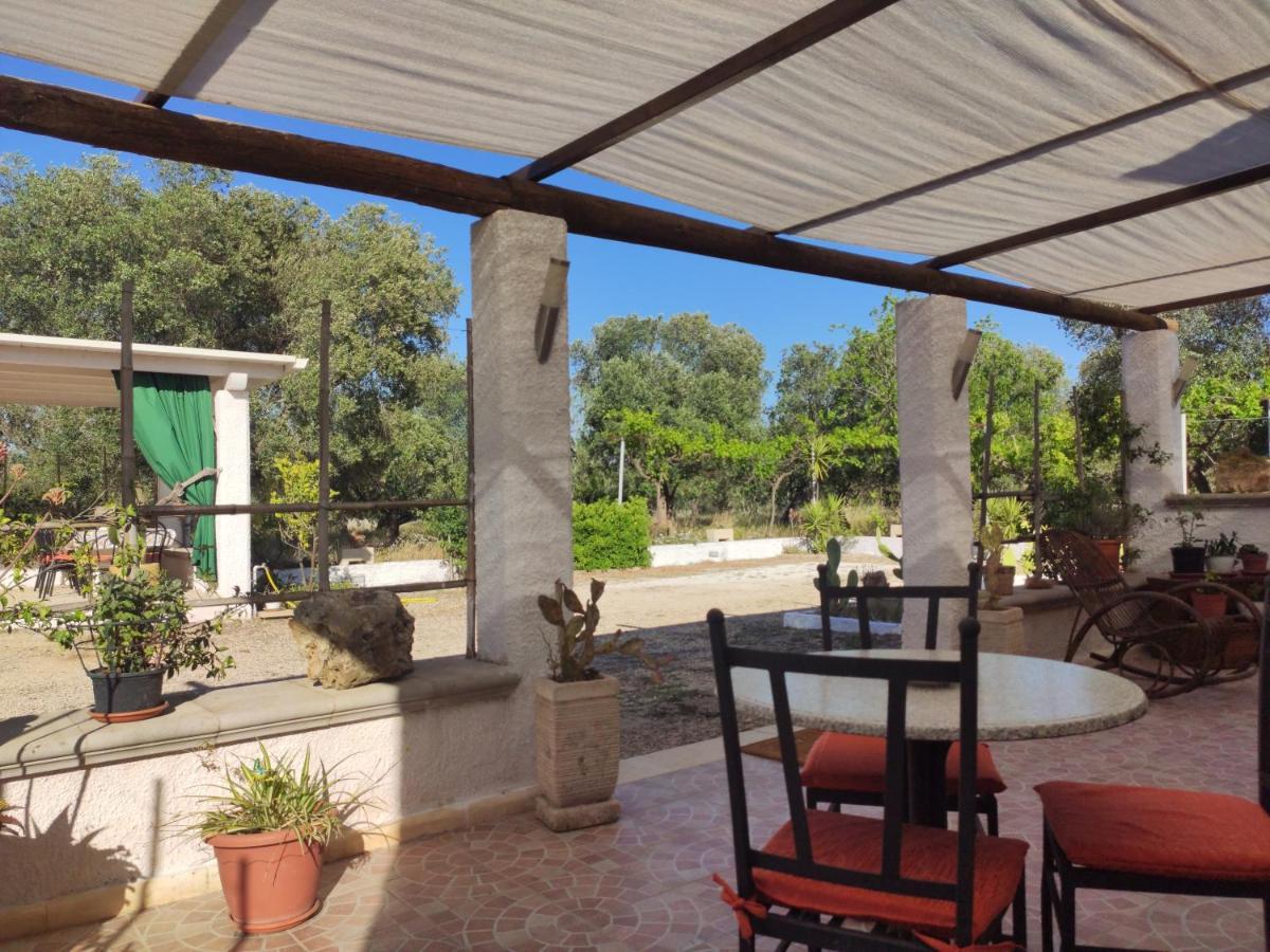 I Trulli D'A Ross Villa เชจลีเมสซาปิกา ภายนอก รูปภาพ