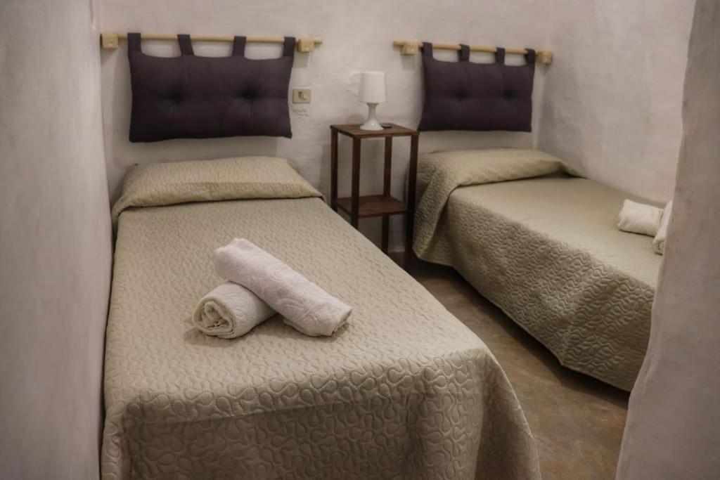 I Trulli D'A Ross Villa เชจลีเมสซาปิกา ภายนอก รูปภาพ