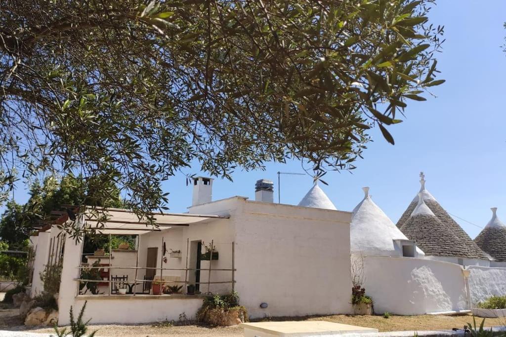 I Trulli D'A Ross Villa เชจลีเมสซาปิกา ภายนอก รูปภาพ