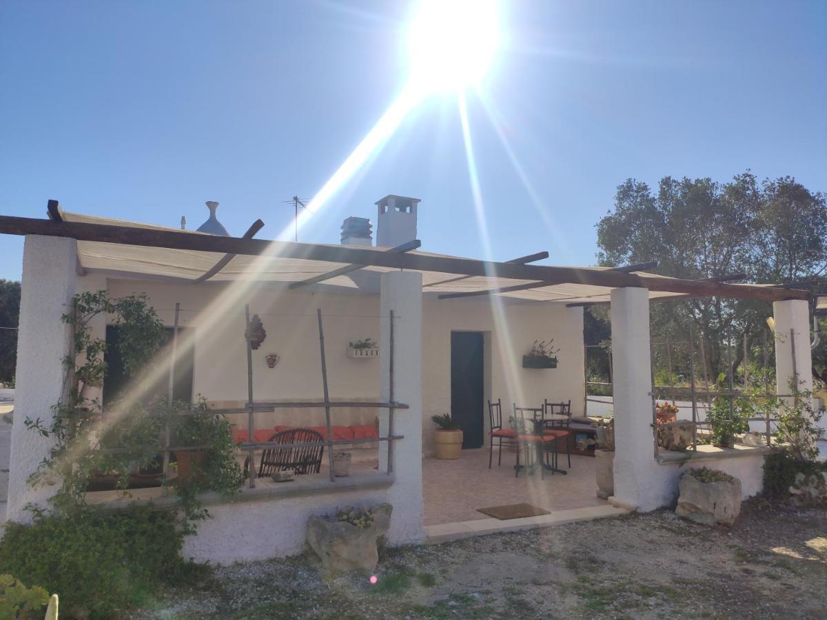 I Trulli D'A Ross Villa เชจลีเมสซาปิกา ภายนอก รูปภาพ
